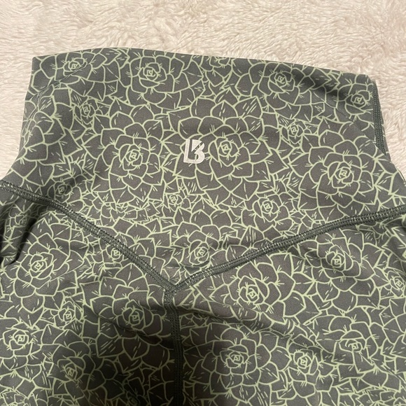 Buffbunnny blooming collection set size small - Picture 3 of 5